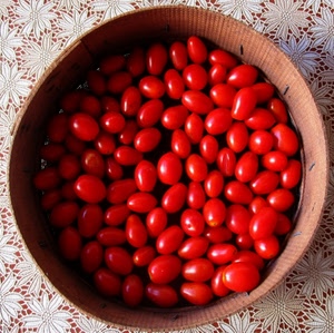 pomodori, rosso, fiori, tovaglia, ricamo, cesto, tanti, bianco, pomodorini, pizzo, ortaggi, centrino, rossi, marrone, datterini, ciotola, piccoli