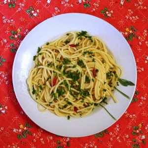 piatto, spaghetti, tovaglia, pasta, prezzemolo, peperoncini, rosso, cibo