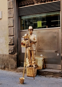 oro, statua, strada, mimo, fotografo, cappello, artista, vetrina, treppiede, secchiello, cinepresa