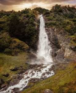 cascata, rocce, nuvole, alberi, acqua, cielo, erba, verde, torrente, bianco, montagna, prato, tramonto, pietre, massi, fiume, roccia, cascate, sassi, montagne